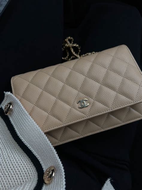beige chanel woc outfit